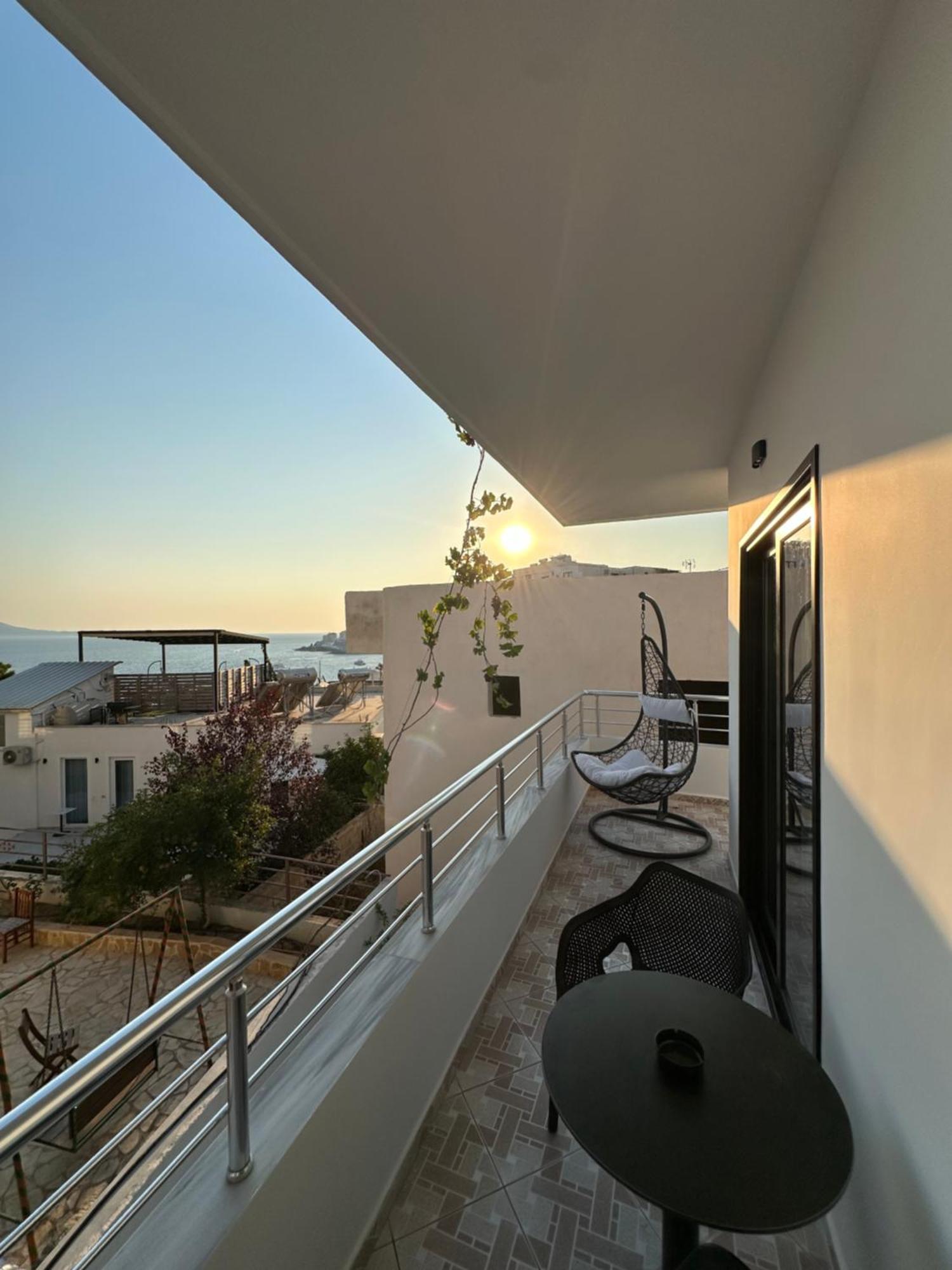 Io'S Apartments Sarandë Buitenkant foto